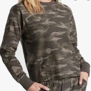 Athleta Camo Cropped Crewneck Size 2X